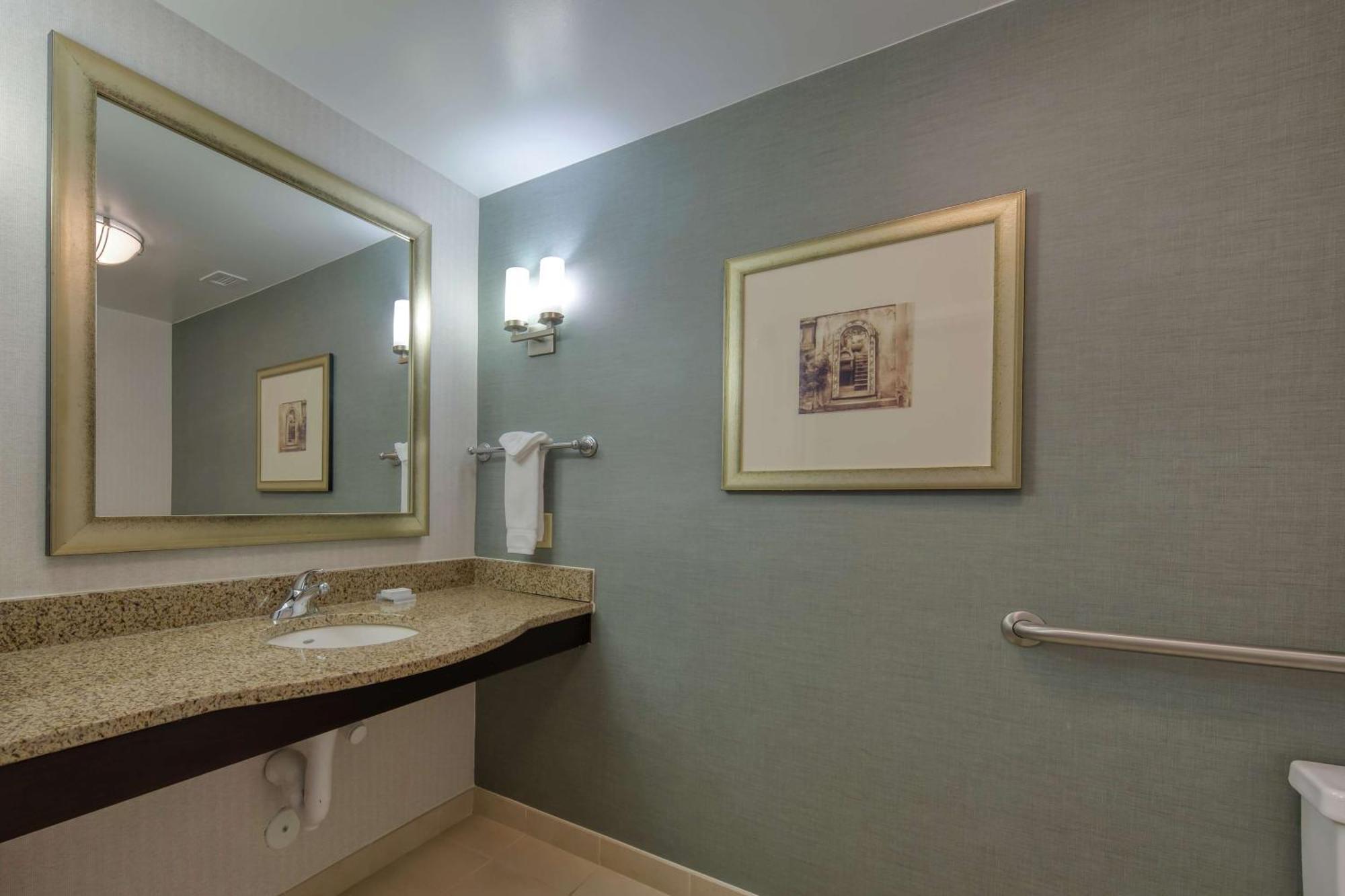 Hilton Garden Inn Durham Southpoint Экстерьер фото
